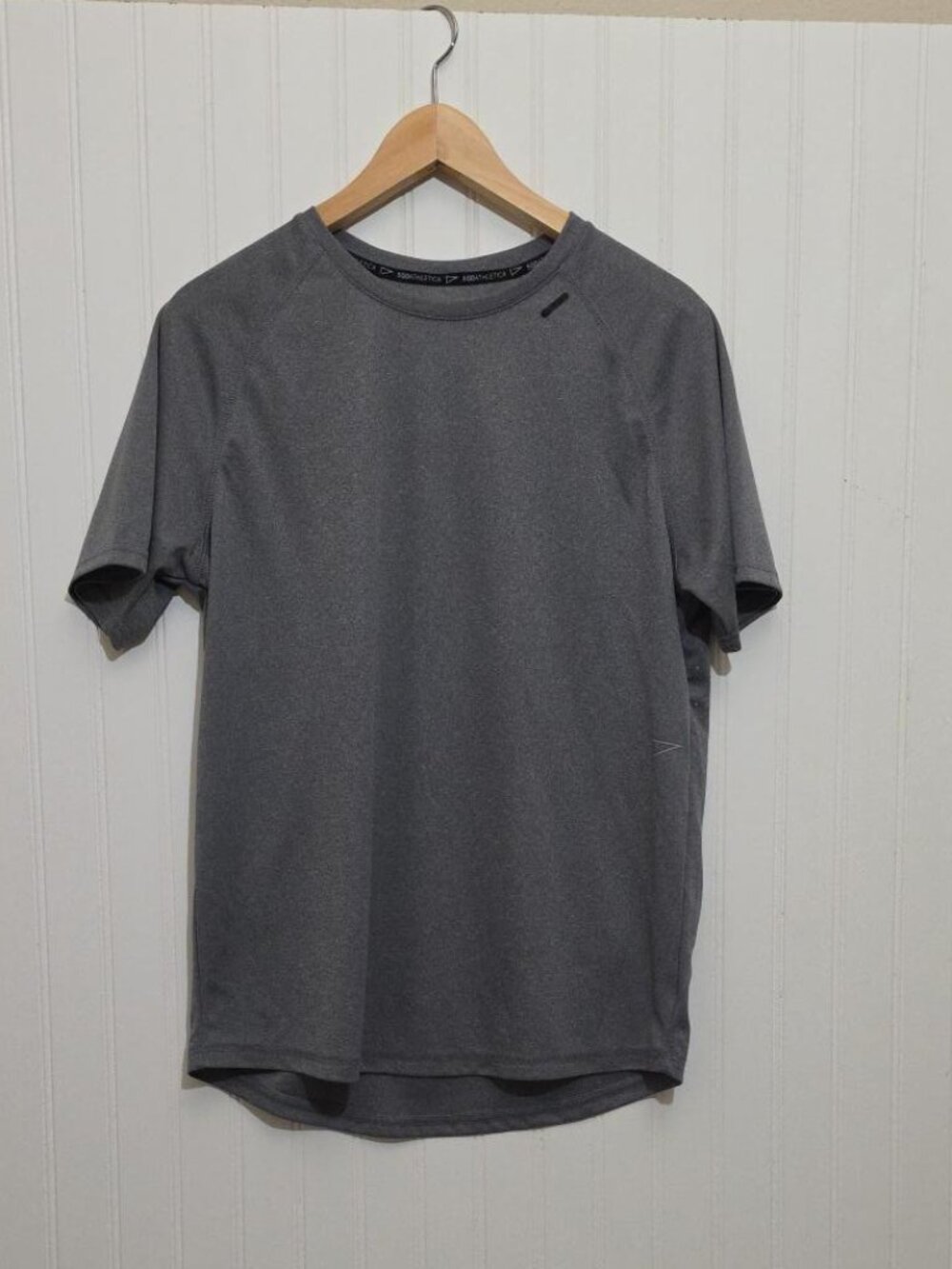 SQDAthletica Men's Medium Running Shirt Gray Reflective Pocket Performance Tee